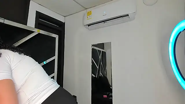 Snapshot of Rubyxht chatting on December 15, 2025, 12:44 pm Rubyxht online show from December 15, 2025, 12:44 pm