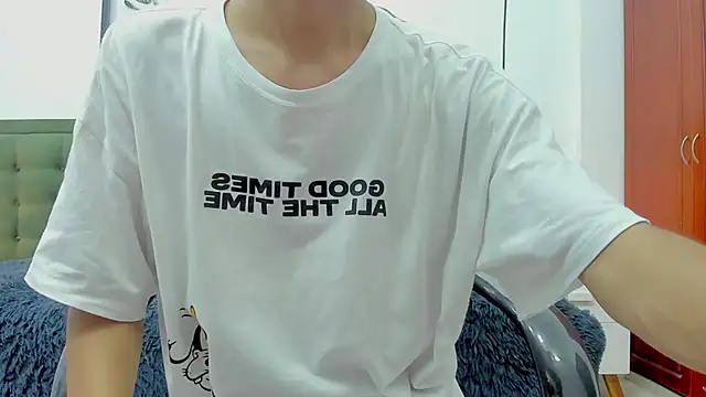 Snapshot of Johann_sex chatting on November 21, 2025, 4:28 pm Johann sex online show from November 21, 2025, 4:28 pm