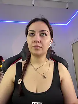 Snapshot of AshleySkott_ chatting on October 28, 2025, 8:35 am AshleySkott online show from October 28, 2025, 8:35 am