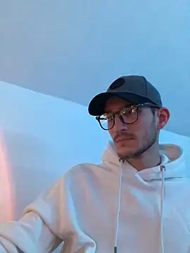 Snapshot of yoyoboy988 chatting on March 10, 2025, 8:12 pm yoyoboy988 online show from March 10, 2025, 8:12 pm