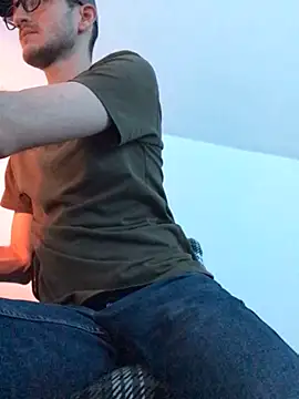 Snapshot of yoyoboy988 chatting on March 7, 2025, 10:10 pm yoyoboy988 online show from March 7, 2025, 10:10 pm