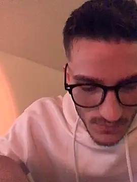 Snapshot of yoyoboy988 chatting on March 11, 2025, 7:47 pm yoyoboy988 online show from March 11, 2025, 7:47 pm