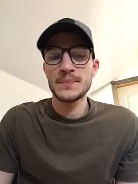 Snapshot of yoyoboy988 chatting on March 8, 2025, 12:41 pm yoyoboy988 online show from March 8, 2025, 12:41 pm