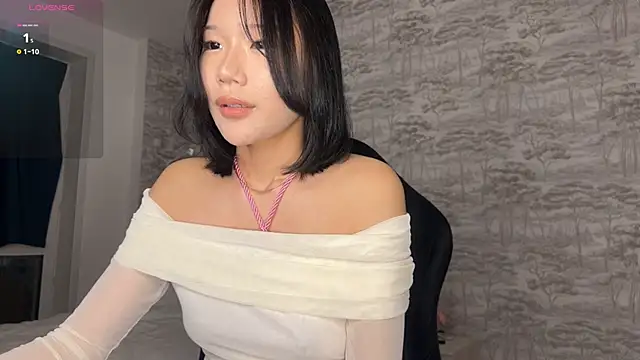Snapshot of Asian_Vi chatting on May 11, 2026, 8:39 pm Asian Vi online show from May 11, 2026, 8:39 pm