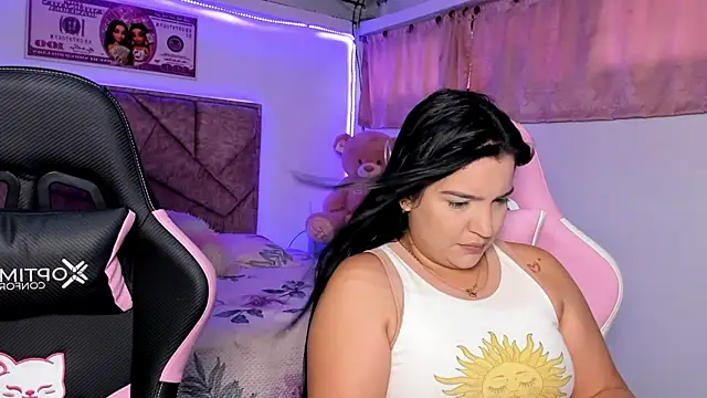 Cristal Smith20 online show from June 30, 2026, 8:42 pm