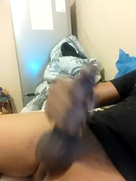 Snapshot of TwistedR chatting on October 3, 2025, 9:16 pm TwistedR online show from October 3, 2025, 9:16 pm