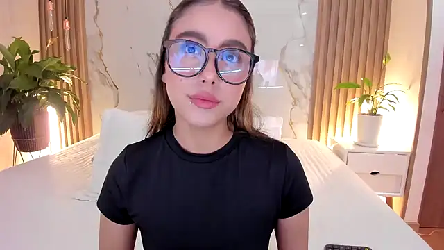 Snapshot of miss_martiina chatting on May 16, 2026, 2:43 am miss martiina online show from May 16, 2026, 2:43 am