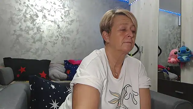 RosesandLillies online show from April 2, 2026, 4:35 pm