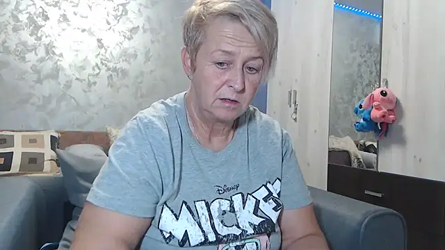 RosesandLillies online show from February 16, 2026, 6:06 pm