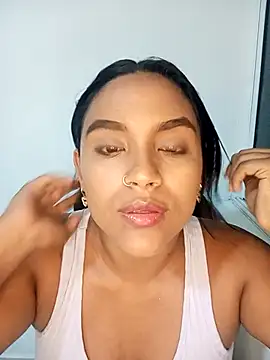 Snapshot of victoria_roussee chatting on March 4, 2025, 6:04 am victoria roussee online show from March 4, 2025, 6:04 am