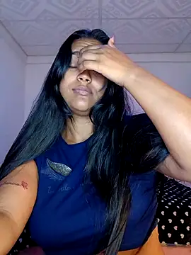 Snapshot of victoria_roussee chatting on September 13, 2025, 10:37 am victoria roussee online show from September 13, 2025, 10:37 am