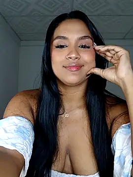 Snapshot of victoria_roussee chatting on October 3, 2025, 3:41 am victoria roussee online show from October 3, 2025, 3:41 am