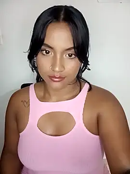 Snapshot of victoria_roussee chatting on March 13, 2025, 9:32 am victoria roussee online show from March 13, 2025, 9:32 am