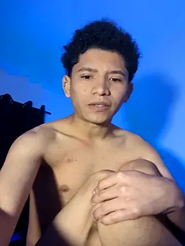 Snapshot of Magno_03 chatting on October 22, 2025, 8:52 pm Magno 03 online show from October 22, 2025, 8:52 pm