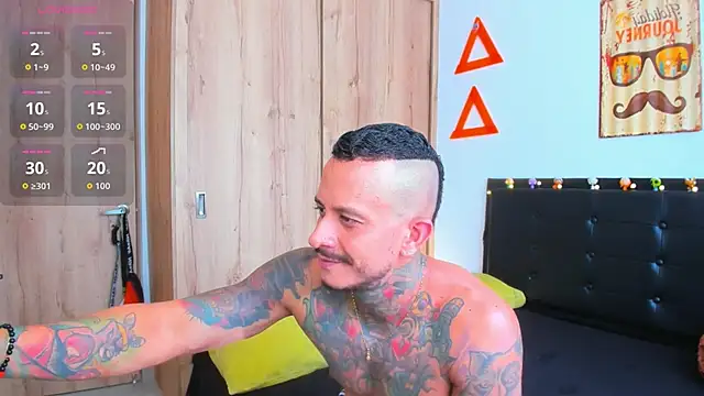 Snapshot of fitnolan chatting on November 7, 2025, 3:49 pm fitnolan online show from November 7, 2025, 3:49 pm