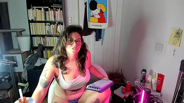 Snapshot of Rosiee69_ chatting on September 29, 2025, 10:37 pm Rosiee69  online show from September 29, 2025, 10:37 pm
