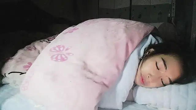 hebe-02 online show from November 27, 2025, 1:22 pm