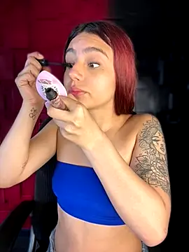 Snapshot of Emily-teen chatting on October 2, 2025, 1:25 pm Emily-teen online show from October 2, 2025, 1:25 pm