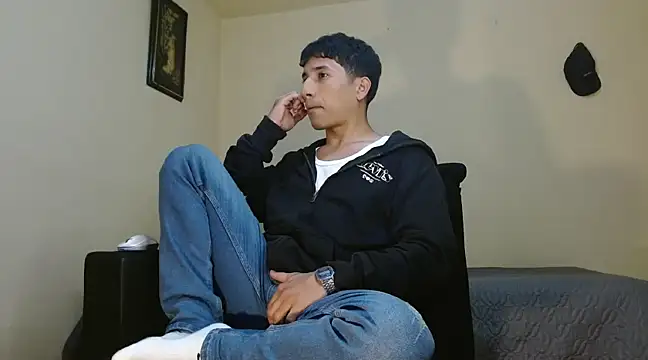 Snapshot of AngelHil chatting on March 18, 2025, 4:07 am AngelHil online show from March 18, 2025, 4:07 am