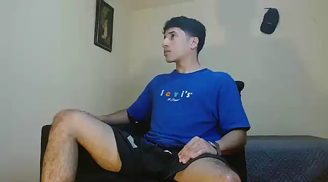 Snapshot of AngelHil chatting on March 15, 2025, 2:24 am AngelHil online show from March 15, 2025, 2:24 am