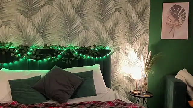 boozekirs  online show from November 7, 2025, 3:11 am