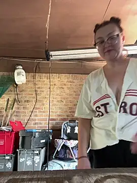 HTXBELLE online show from February 28, 2026, 6:51 pm