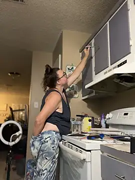 HTXBELLE online show from April 19, 2026, 9:54 am