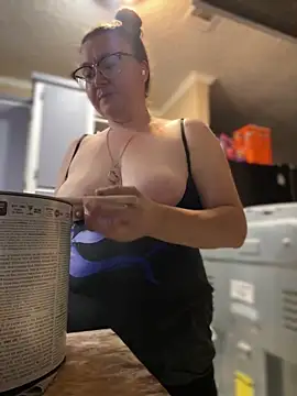 Snapshot of HTXBELLE chatting on May 6, 2026, 3:54 am HTXBELLE online show from May 6, 2026, 3:54 am