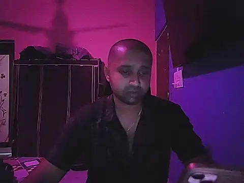 screwdrivertournevis3 online show from June 26, 2026, 4:13 pm