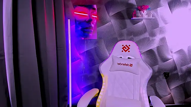 Snapshot of KetiWils chatting on October 16, 2025, 4:54 am KetiWils online show from October 16, 2025, 4:54 am