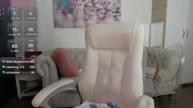 JanelleBrown  online show from January 30, 2025, 6:10 pm