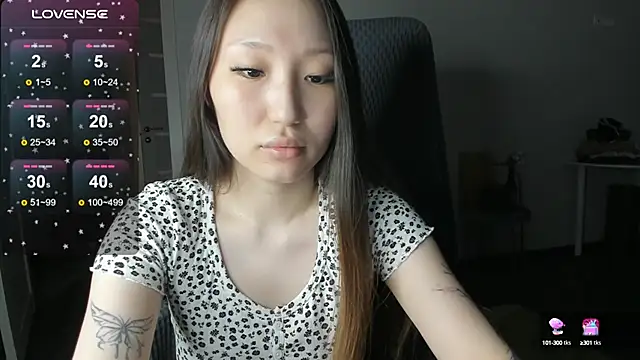 Snapshot of Christine_Carlson chatting on October 9, 2025, 4:51 pm Christine Carlson online show from October 9, 2025, 4:51 pm