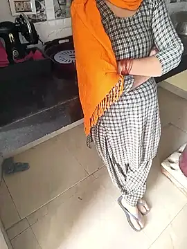 indian couple4 online show from January 14, 2026, 3:32 am