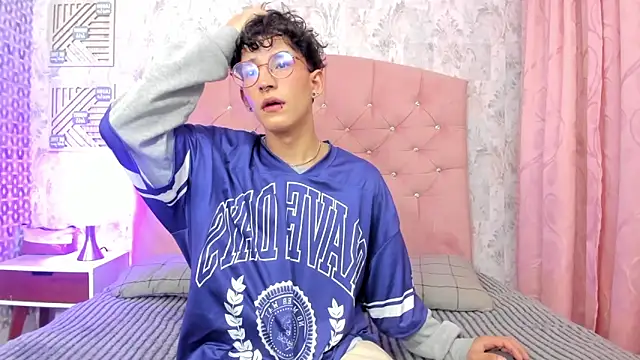 iiangel  online show from February 26, 2026, 4:34 am