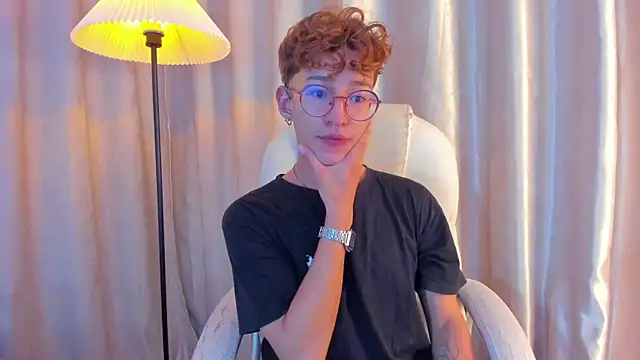 Snapshot of iiangel_ chatting on November 28, 2025, 3:39 am iiangel online show from November 28, 2025, 3:39 am