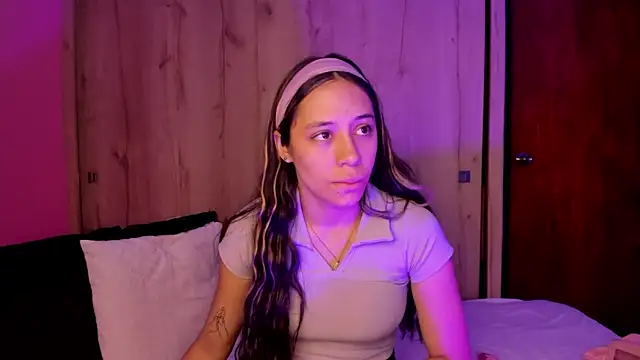 TANIA 06 online show from May 7, 2026, 1:03 pm