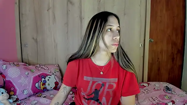 Snapshot of TANIA_06 chatting on June 15, 2026, 1:11 pm TANIA 06 online show from June 15, 2026, 1:11 pm