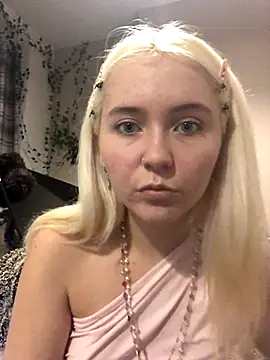 Snapshot of Blondie_Sofia_Essexbabe chatting on November 8, 2025, 7:39 pm Blondie Sofia Essexbabe online show from November 8, 2025, 7:39 pm