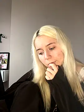 Snapshot of Blondie_Sofia_Essexbabe chatting on December 1, 2025, 1:56 pm Blondie Sofia Essexbabe online show from December 1, 2025, 1:56 pm