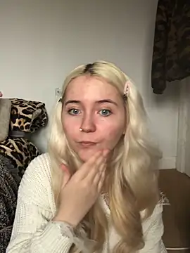 Snapshot of Blondie_Sofia_Essexbabe chatting on November 27, 2025, 11:54 am Blondie Sofia Essexbabe online show from November 27, 2025, 11:54 am