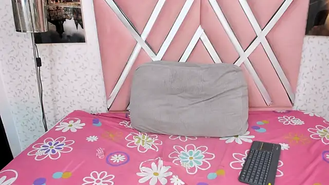 Emily-Carter online show from February 8, 2026, 10:29 pm