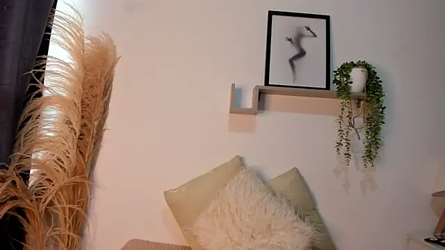 emily-777 online show from November 16, 2025, 9:30 pm