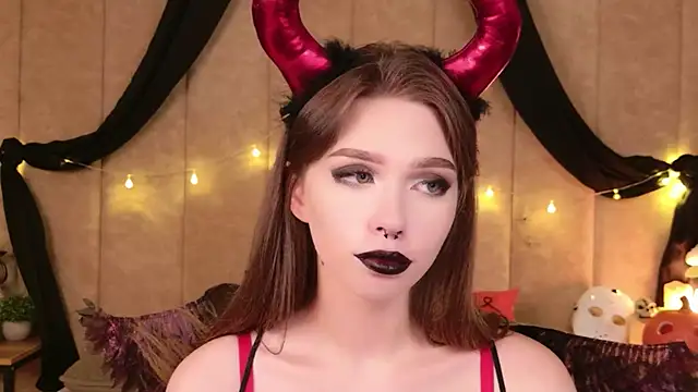 Sierra Fane online show from October 31, 2025, 6:10 am