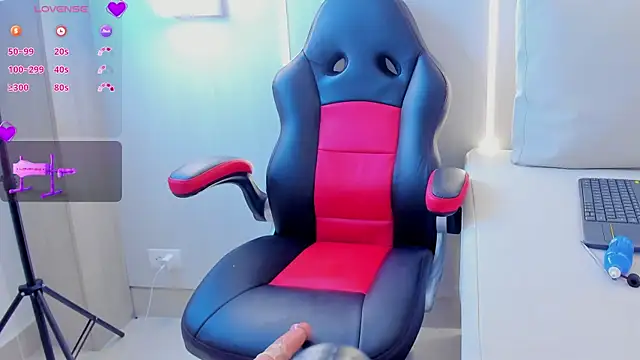 nahomi blade online show from February 24, 2025, 12:16 pm