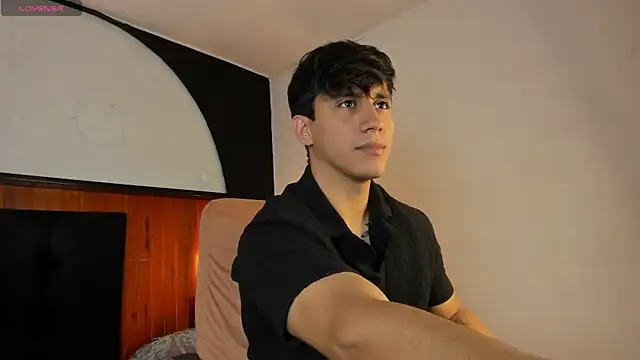 Snapshot of Allex_Cano chatting on January 17, 2026, 1:58 pm Allex Cano online show from January 17, 2026, 1:58 pm