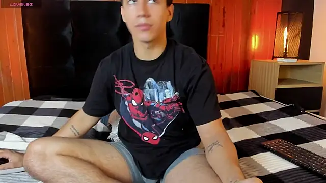 Snapshot of Allex_Cano chatting on January 16, 2026, 5:28 pm Allex Cano online show from January 16, 2026, 5:28 pm