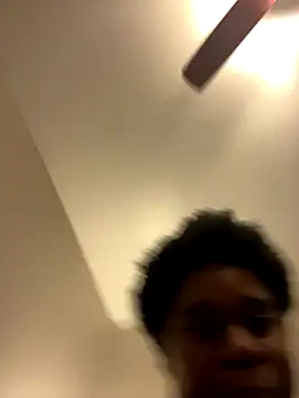 Snapshot of Deshay30 chatting on December 14, 2025, 11:10 pm Deshay30 online show from December 14, 2025, 11:10 pm