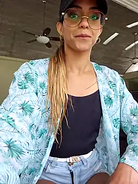 EmmyCortez online show from March 11, 2025, 9:48 pm