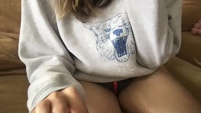 ashleighpink online show from March 17, 2026, 2:31 pm