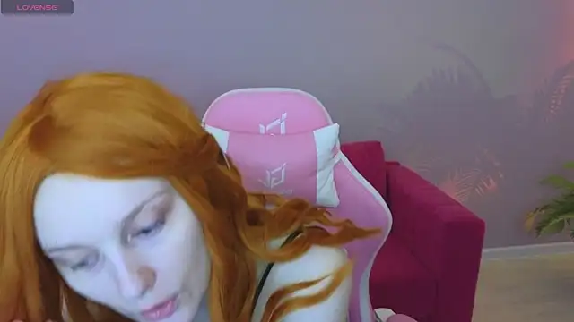 KristinMoore online show from March 15, 2025, 9:09 am